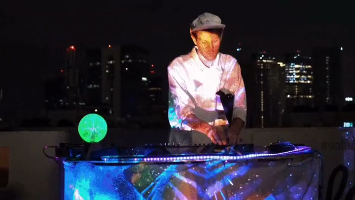 Peter Spacey performing live